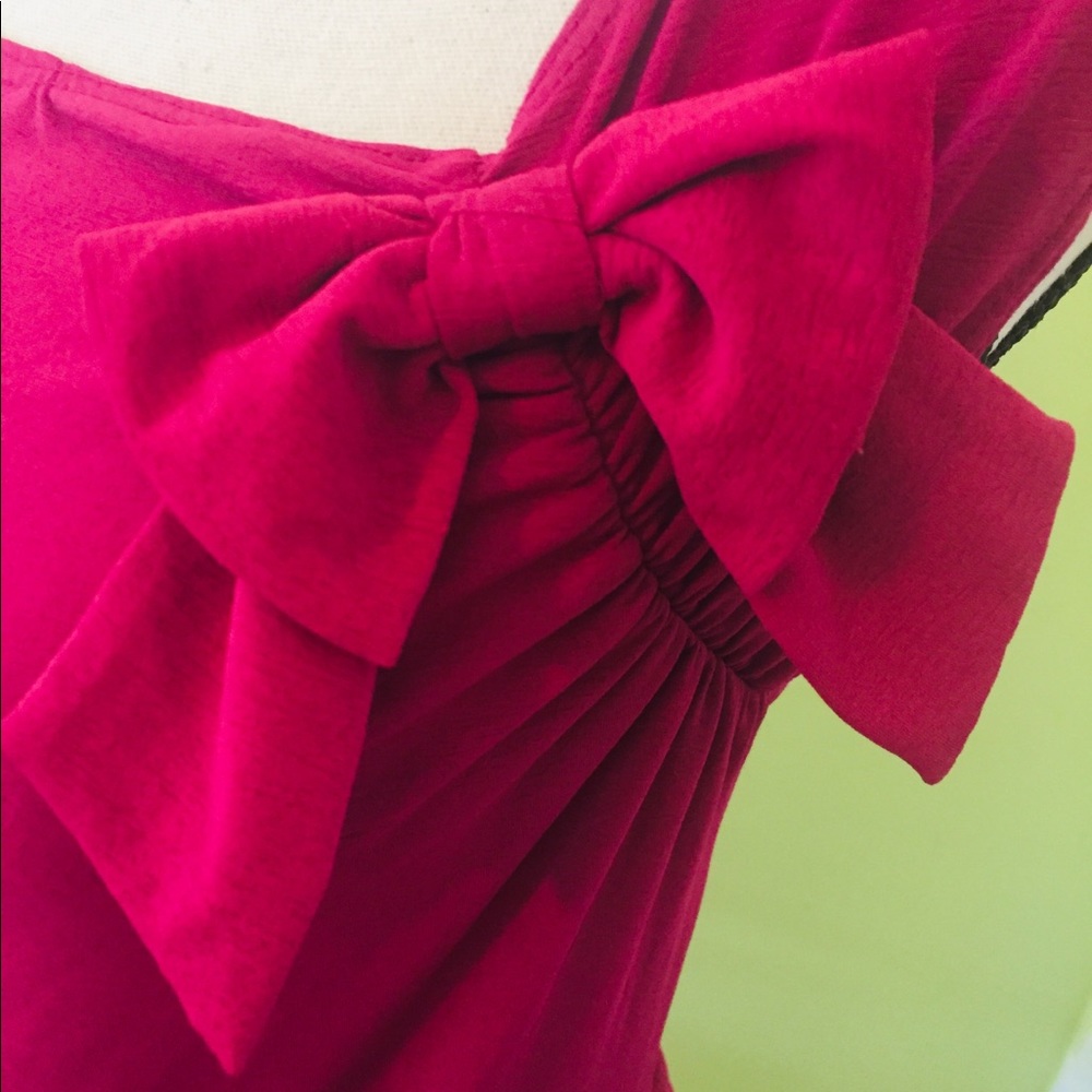 Magenta, sleeveless top, juniors size small - Picture 2 of 5